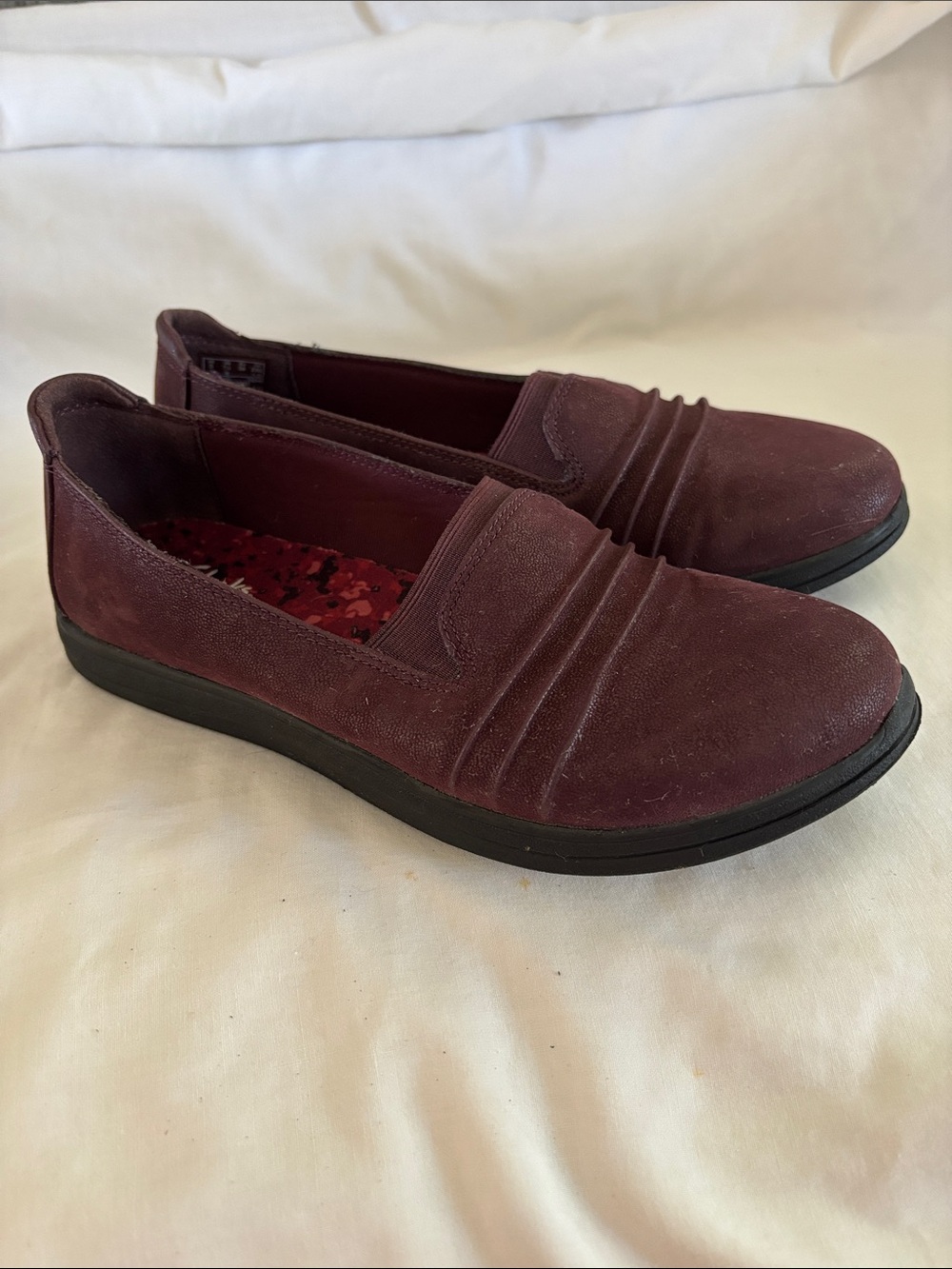 Clarks Women's Slip-On Loafers in Wine